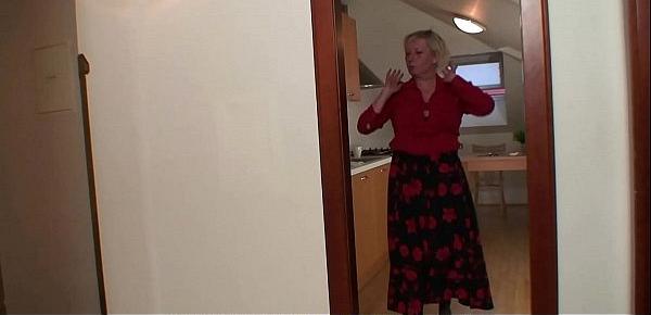  Busty grandmother takes two cocks from both ends